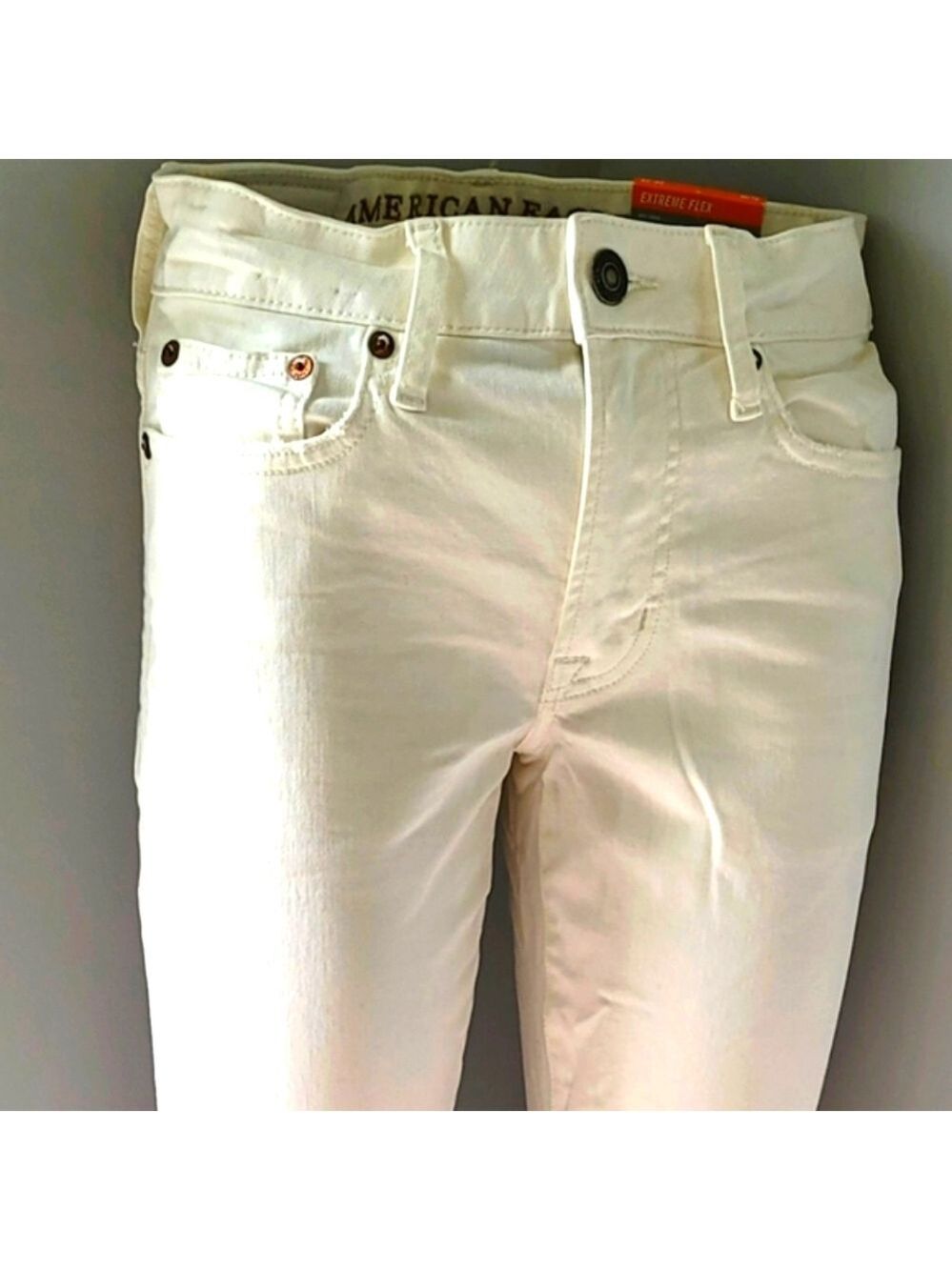 BRAND NEW! American Eagle Outfitters White Demin